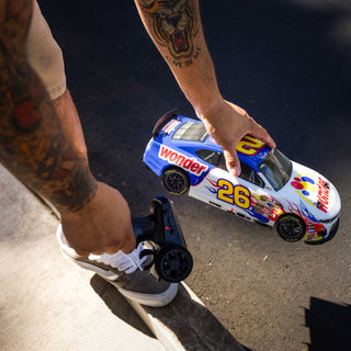 Losi Ricky Bobby No. 26 Wonder Bread Chevrolet ZL1 – manufacturer photo 27